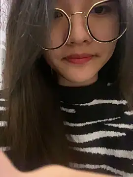 Snapshot of Krixxi22 chatting on February 15, 2025, 3:06 pm Krixxi22 online show from February 15, 2025, 3:06 pm