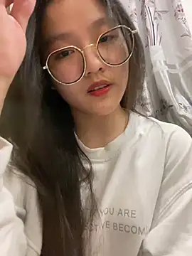 Snapshot of Krixxi22 chatting on March 3, 2025, 3:09 pm Krixxi22 online show from March 3, 2025, 3:09 pm