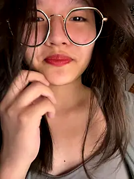 Snapshot of Krixxi22 chatting on September 9, 2025, 3:22 pm Krixxi22 online show from September 9, 2025, 3:22 pm