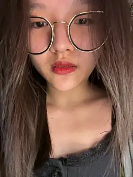 Snapshot of Krixxi22 chatting on September 12, 2025, 2:17 pm Krixxi22 online show from September 12, 2025, 2:17 pm