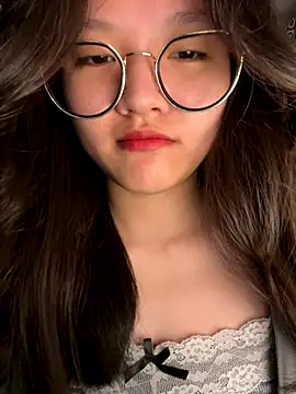 Snapshot of Krixxi22 chatting on September 17, 2025, 2:19 pm Krixxi22 online show from September 17, 2025, 2:19 pm