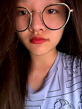 Snapshot of Krixxi22 chatting on September 23, 2025, 4:32 pm Krixxi22 online show from September 23, 2025, 4:32 pm