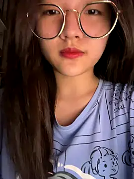 Snapshot of Krixxi22 chatting on October 9, 2025, 3:54 pm Krixxi22 online show from October 9, 2025, 3:54 pm