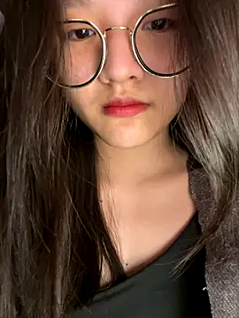 Snapshot of Krixxi22 chatting on October 10, 2025, 4:28 pm Krixxi22 online show from October 10, 2025, 4:28 pm