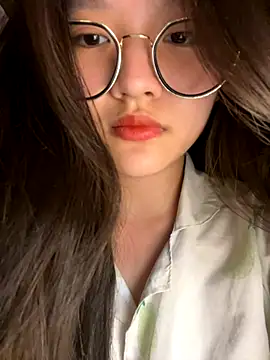 Snapshot of Krixxi22 chatting on October 12, 2025, 2:16 pm Krixxi22 online show from October 12, 2025, 2:16 pm