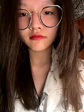 Snapshot of Krixxi22 chatting on October 19, 2025, 5:46 pm Krixxi22 online show from October 19, 2025, 5:46 pm