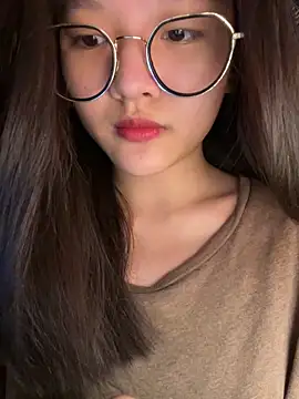 Snapshot of Krixxi22 chatting on October 26, 2025, 4:24 pm Krixxi22 online show from October 26, 2025, 4:24 pm