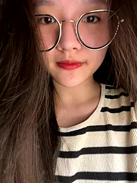 Snapshot of Krixxi22 chatting on November 1, 2025, 2:08 pm Krixxi22 online show from November 1, 2025, 2:08 pm