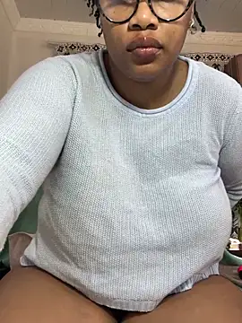 MimiCurves online show from July 8, 2026, 9:25 am