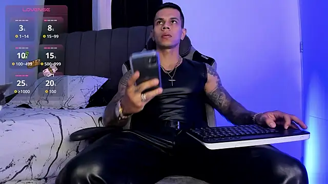 Aron Dark online show from October 19, 2025, 9:04 pm