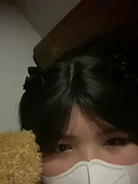 HoneyBuns 05 online show from January 19, 2025, 5:28 pm