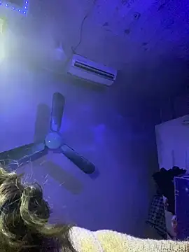 HoneyBuns 05 online show from February 7, 2025, 4:35 pm