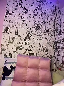 HoneyBuns 05 online show from February 17, 2025, 5:32 pm