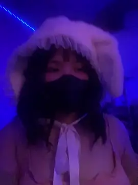 HoneyBuns 05 online show from February 22, 2025, 5:24 pm