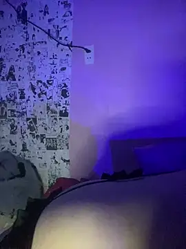 HoneyBuns 05 online show from March 2, 2025, 4:32 pm