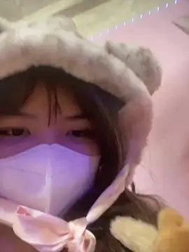 HoneyBuns 05 online show from March 8, 2025, 5:22 pm