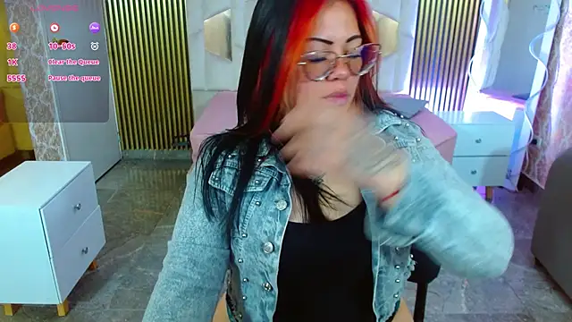 martinna tay online show from November 10, 2025, 3:27 am