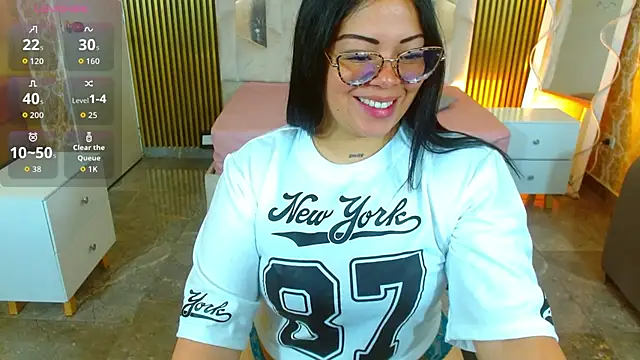 martinna tay online show from December 1, 2025, 3:22 am