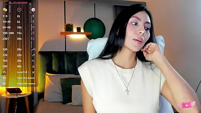 Snapshot of nichole_bree_ chatting on February 17, 2025, 3:31 pm nichole bree online show from February 17, 2025, 3:31 pm