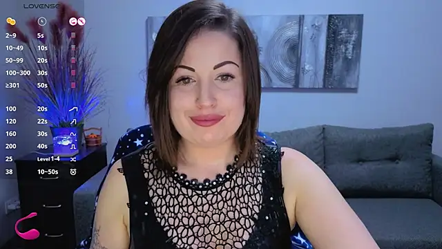 Emily Midlton online show from October 10, 2025, 1:32 pm