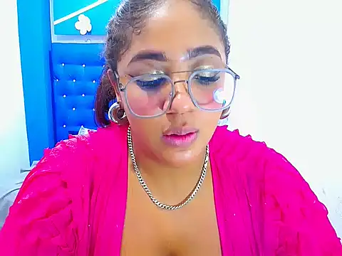 Snapshot of Mady_Kolemam chatting on January 13, 2025, 4:41 pm Mady Kolemam online show from January 13, 2025, 4:41 pm