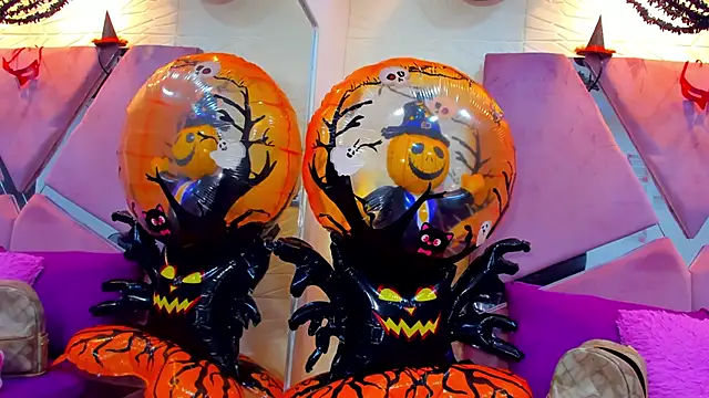 Charlotte Ice1 online show from October 18, 2025, 5:14 pm