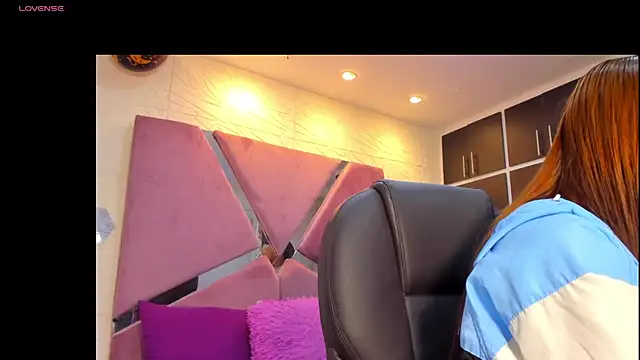 Charlotte Ice1 online show from October 28, 2025, 2:20 pm