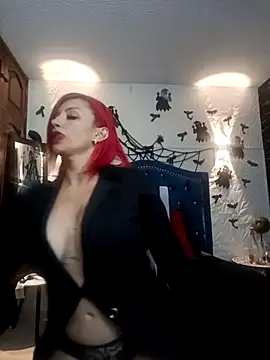 RedQueenMilf online show from October 22, 2025, 10:53 pm