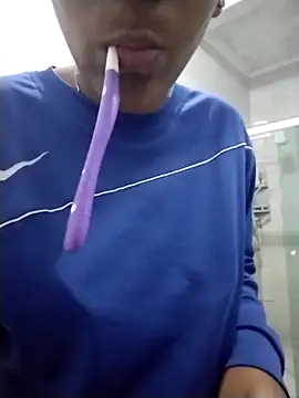 - Anny - online show from November 7, 2025, 6:46 am