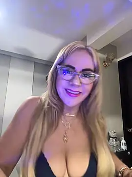 LARIANA RIVERA23 online show from October 31, 2025, 4:24 am