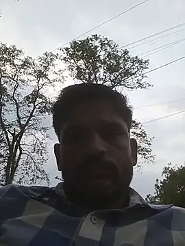 Desi Couple32 online show from June 8, 2026, 1:00 pm