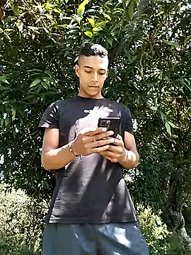 Demiansteven2 online show from November 7, 2025, 4:51 pm