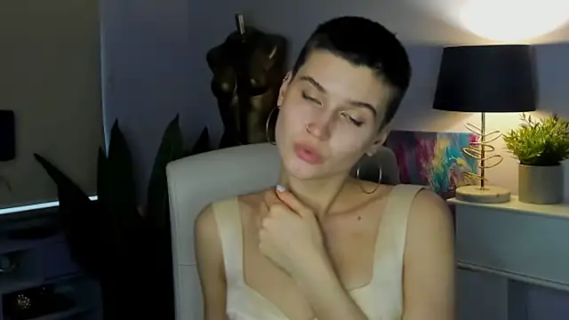 sarah perfect online show from November 4, 2025, 2:27 pm