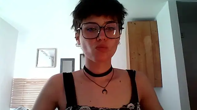 Snapshot of sarah_perfect chatting on March 1, 2026, 3:25 pm sarah perfect online show from March 1, 2026, 3:25 pm