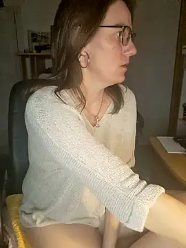 Snapshot of SpiceLea chatting on January 29, 2025, 5:56 pm SpiceLea online show from January 29, 2025, 5:56 pm