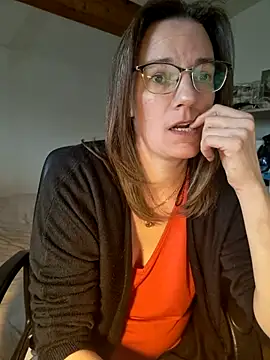 Snapshot of SpiceLea chatting on February 20, 2025, 12:25 pm SpiceLea online show from February 20, 2025, 12:25 pm