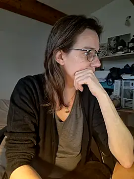 Snapshot of SpiceLea chatting on February 21, 2025, 12:28 pm SpiceLea online show from February 21, 2025, 12:28 pm
