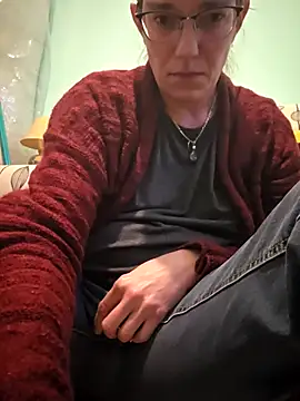 Snapshot of SpiceLea chatting on November 19, 2025, 4:18 pm SpiceLea online show from November 19, 2025, 4:18 pm