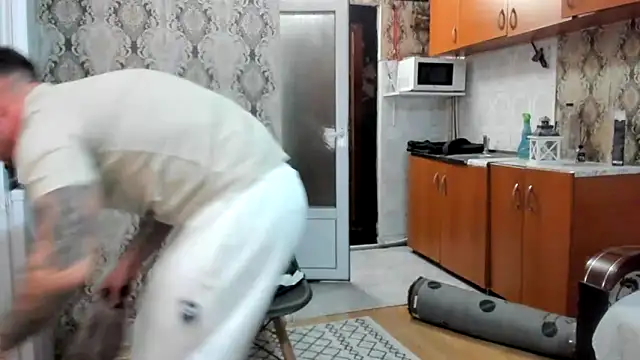 Snapshot of Jonmusclemaster chatting on November 3, 2025, 8:54 pm Jonmusclemaster online show from November 3, 2025, 8:54 pm