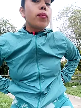  andrea30 online show from April 6, 2026, 11:55 am