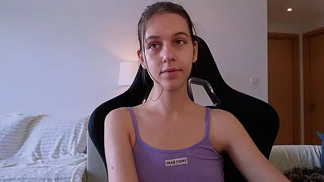 Snapshot of VanessaBayer2 chatting on January 5, 2025, 2:17 am VanessaBayer2 online show from January 5, 2025, 2:17 am