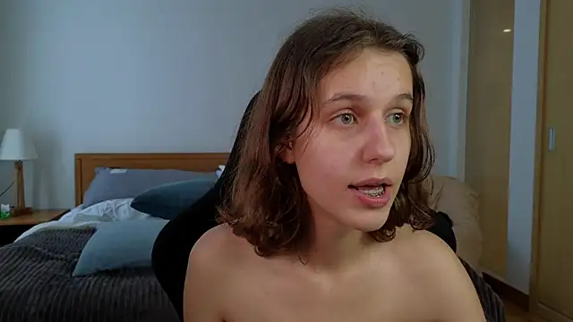 Snapshot of VanessaBayer2 chatting on March 16, 2025, 3:58 am VanessaBayer2 online show from March 16, 2025, 3:58 am