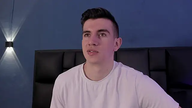 MikaelSlow online show from October 6, 2025, 3:15 am