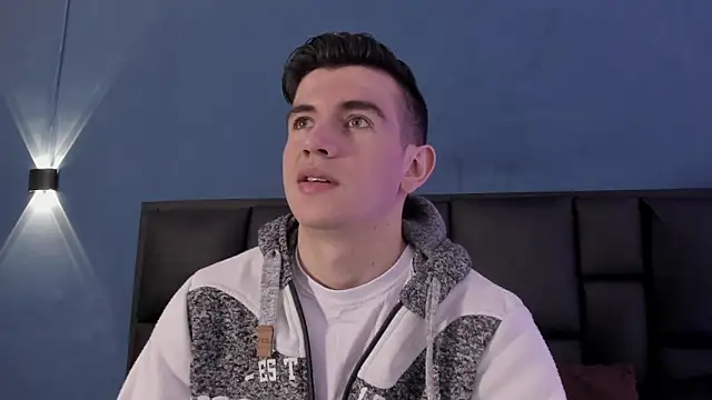 MikaelSlow online show from October 8, 2025, 3:26 am