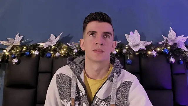 MikaelSlow online show from November 30, 2025, 5:33 am