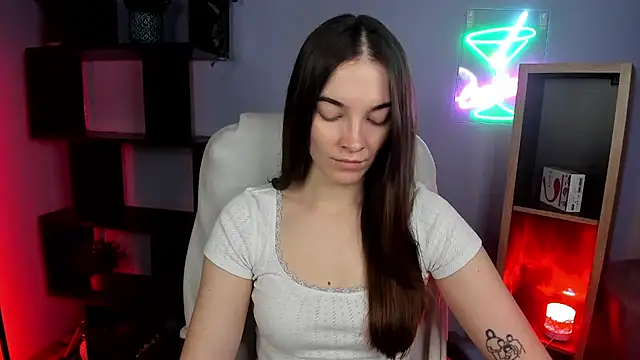 kenzie x online show from December 22, 2025, 7:49 am