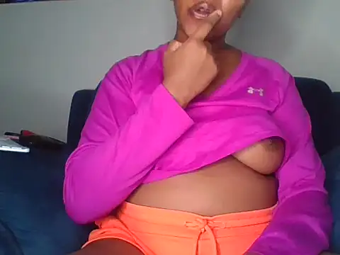 SquirtQueen222 online show from April 2, 2026, 3:26 am