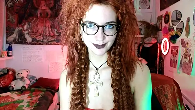 TatianaRomanov online show from May 15, 2026, 8:05 pm