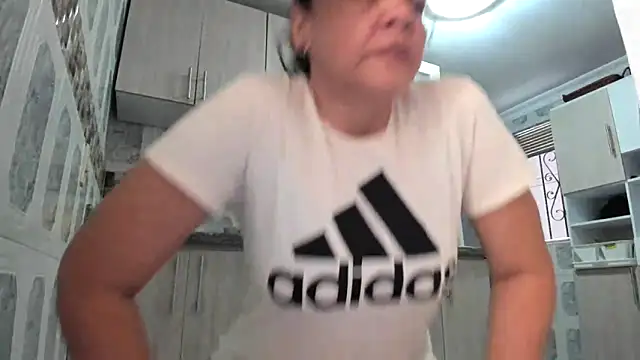 Snapshot of MarilynDavies chatting on November 1, 2025, 2:52 pm MarilynDavies online show from November 1, 2025, 2:52 pm