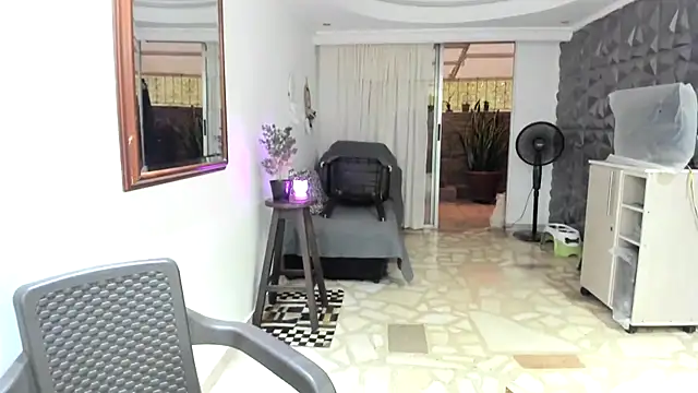 Snapshot of MarilynDavies chatting on November 25, 2025, 10:54 pm MarilynDavies online show from November 25, 2025, 10:54 pm